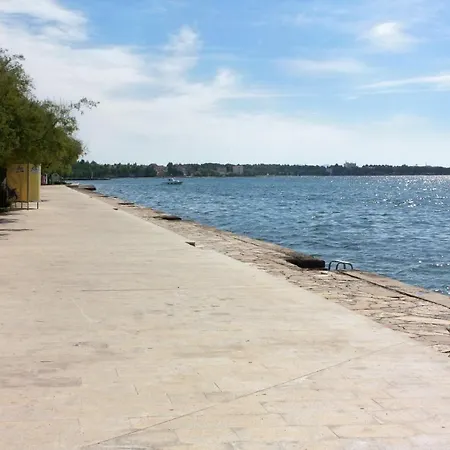 - Diklo 5880d Διαμέρισμα *