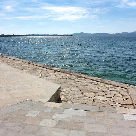 - Diklo 5880d Apartment